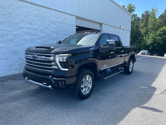 2025 Chevrolet Silverado HD High Country 4WD Crew Cab Standard Box's photo