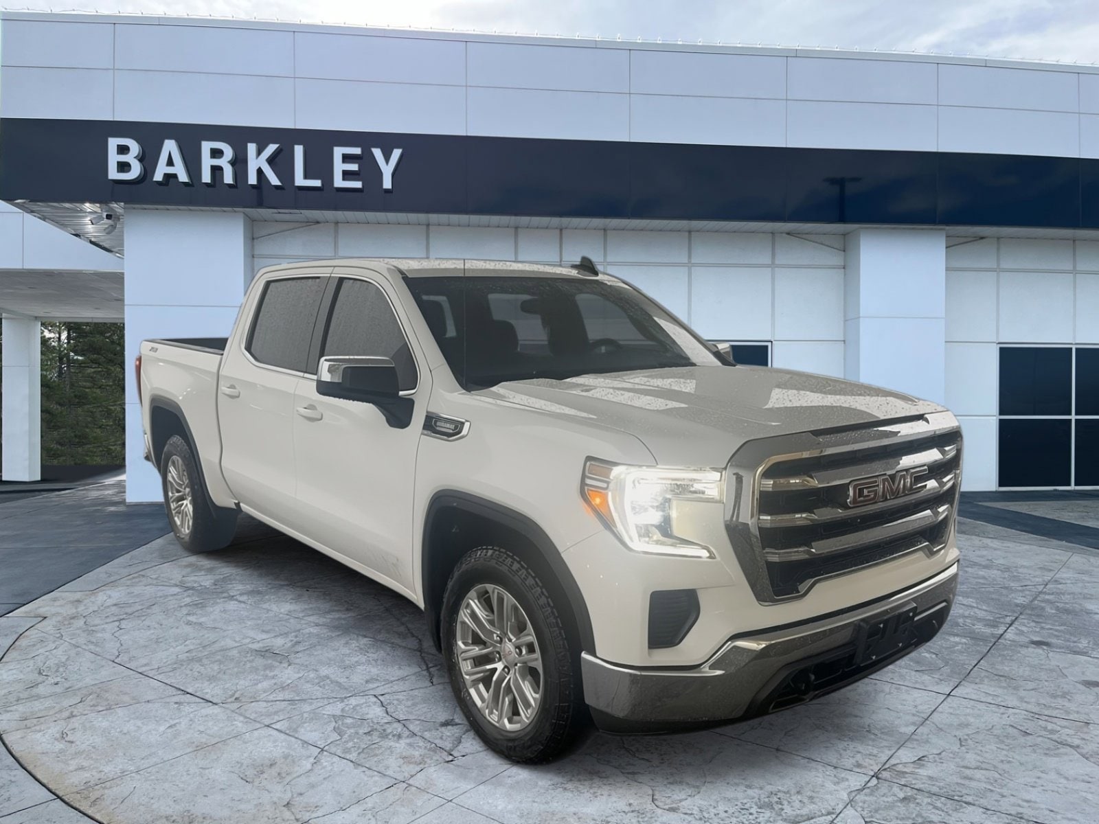 2021 GMC Sierra SLE's photo