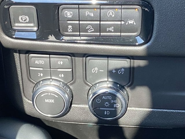 2026 GMC Yukon XL AT4 - Photo 29