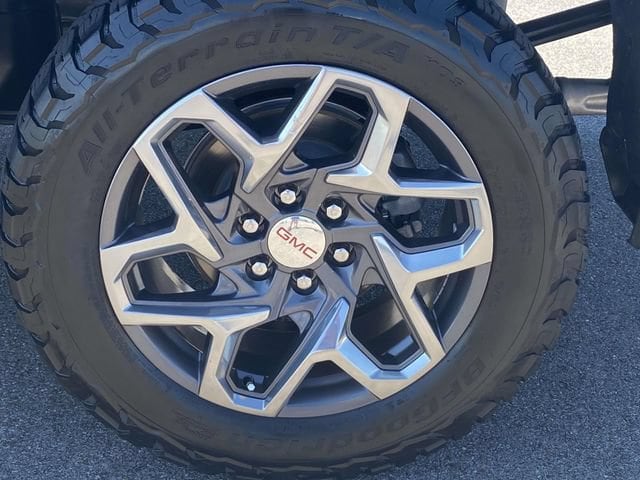 2023 GMC Sierra 1500 SLT - Photo 8