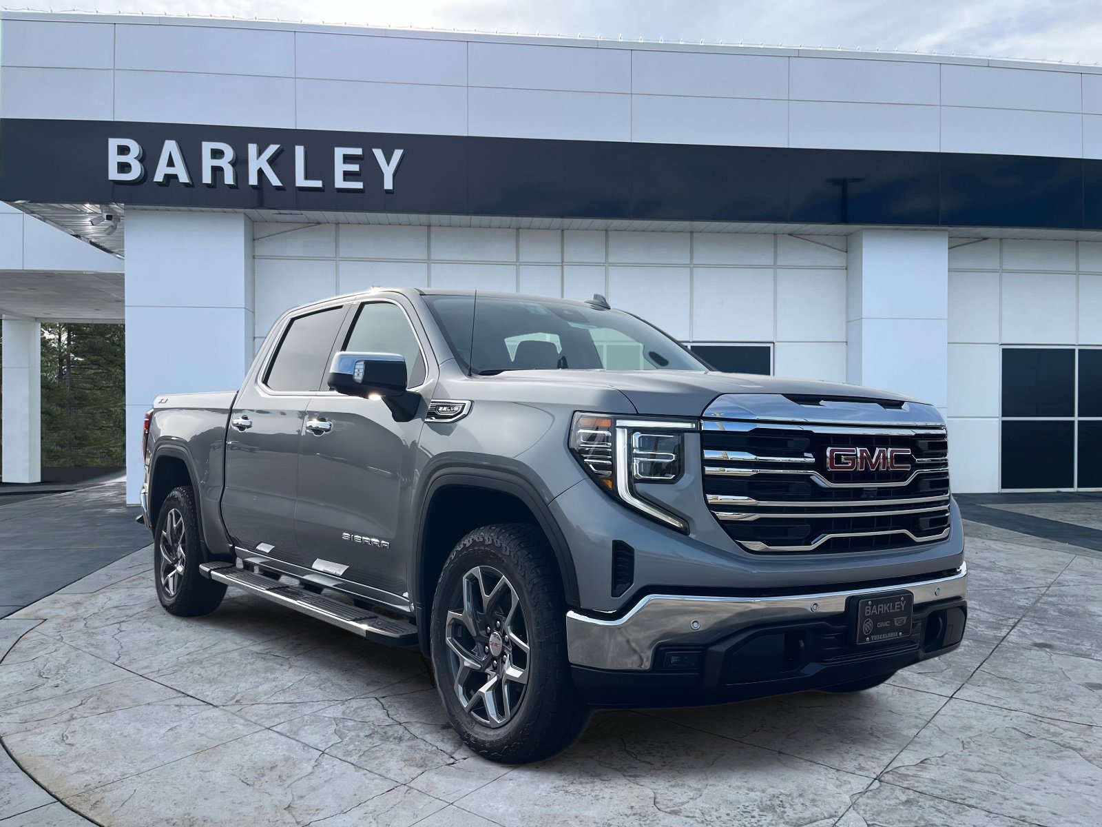 2026 GMC Sierra 1500 SLT's photo
