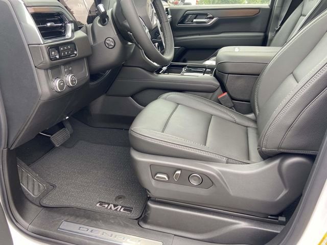 2026 GMC Yukon Denali - Photo 10
