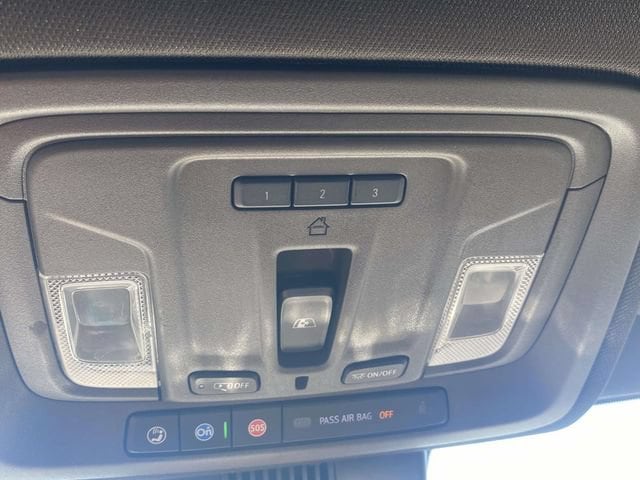 2023 GMC Sierra 1500 SLT - Photo 29