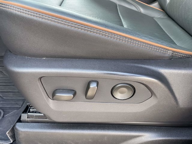 2026 GMC Yukon AT4 - Photo 13