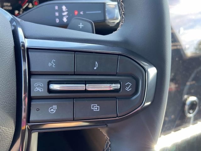 2026 GMC Yukon AT4 - Photo 17