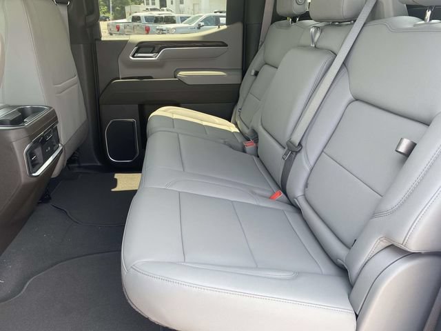2026 GMC Sierra 1500 SLT - Photo 9