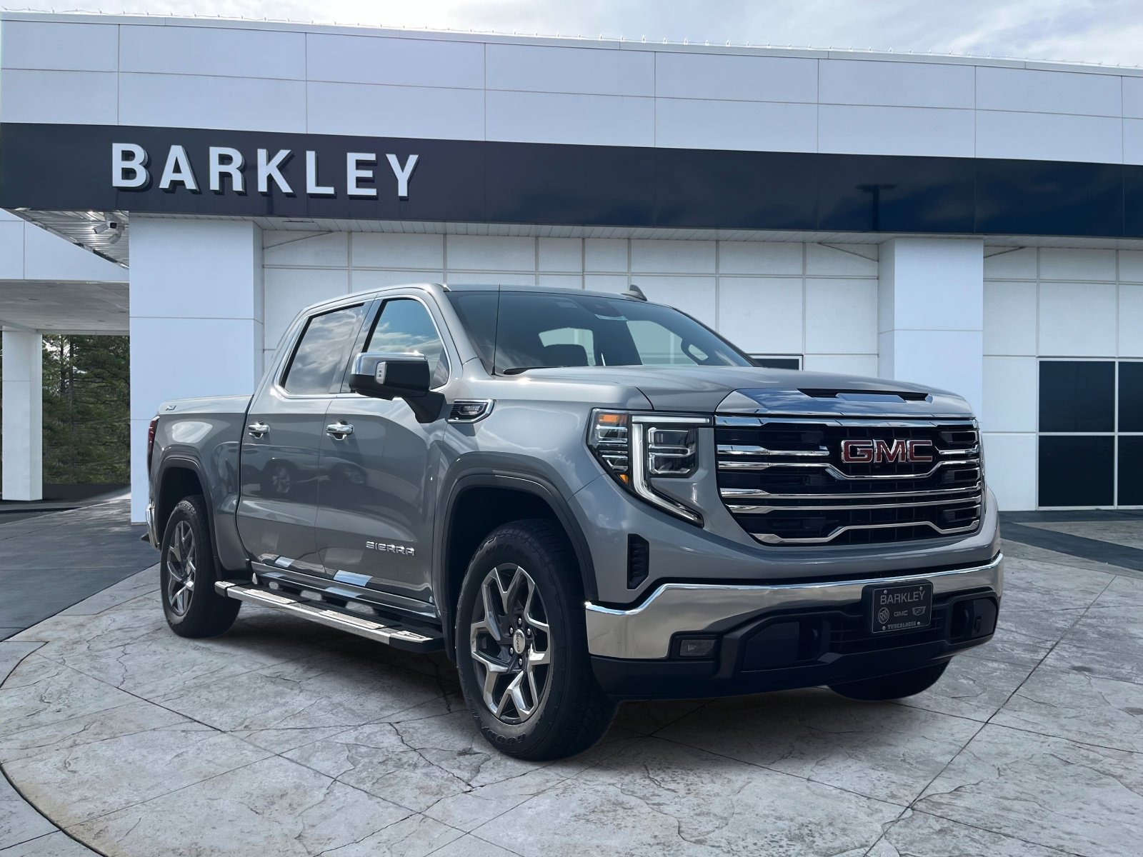 2026 GMC Sierra 1500 SLT's photo