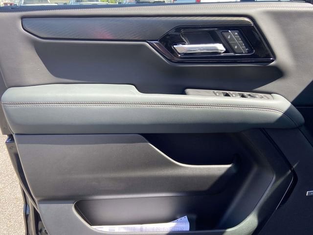 2026 GMC Yukon AT4 - Photo 11
