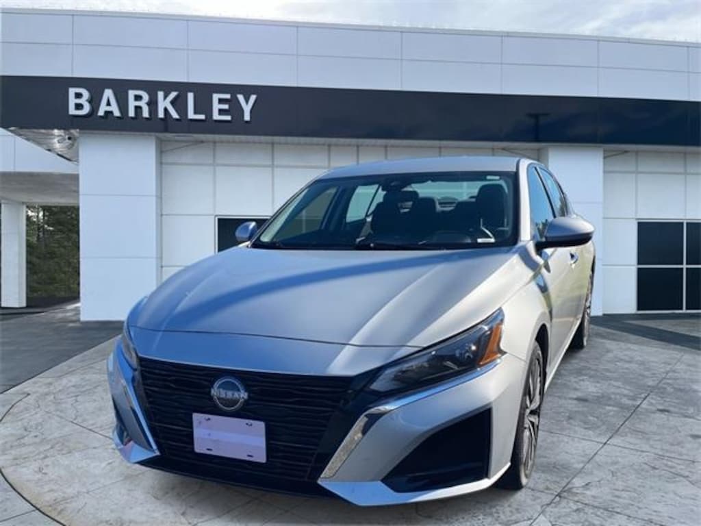 Used 2023 Nissan Altima 2.5 SV