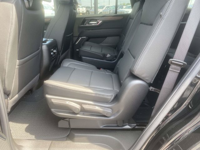 2026 GMC Yukon Denali - Photo 9