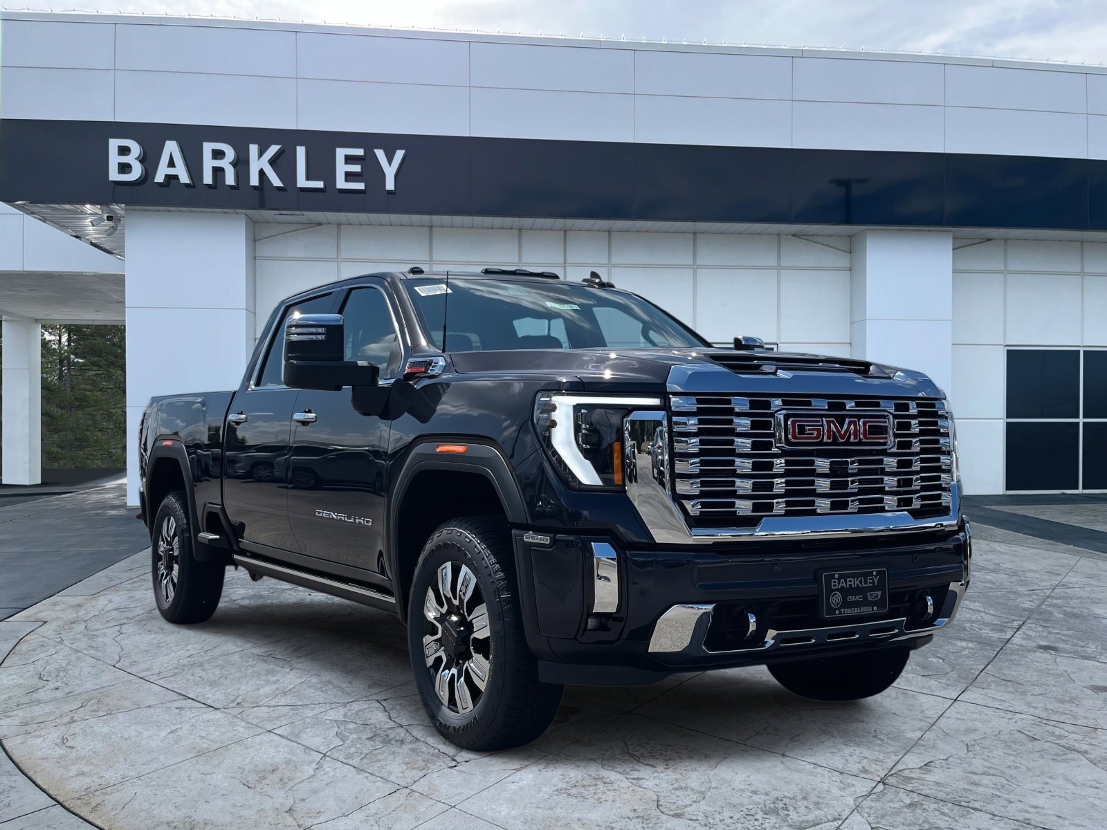 2025 GMC Sierra 2500HD Denali's photo
