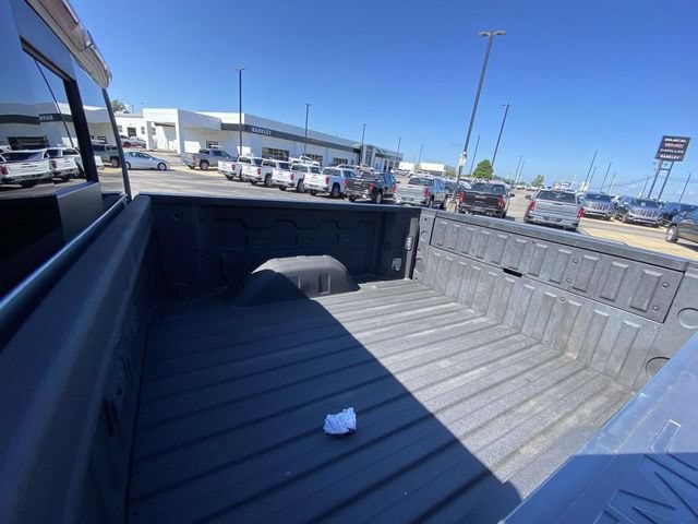 2023 GMC Sierra 1500 SLT - Photo 9