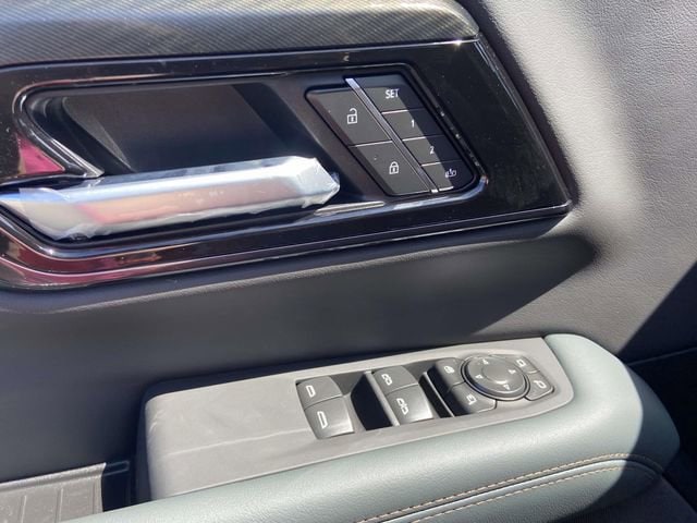 2026 GMC Yukon AT4 - Photo 12