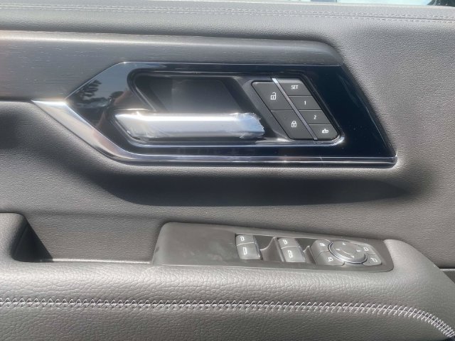 2026 GMC Yukon Denali - Photo 13