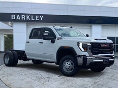 2026 GMC Sierra 3500 HD Chassis Cab Pro Truck