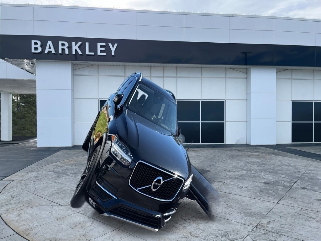 2019 Volvo XC90 Momentum's photo