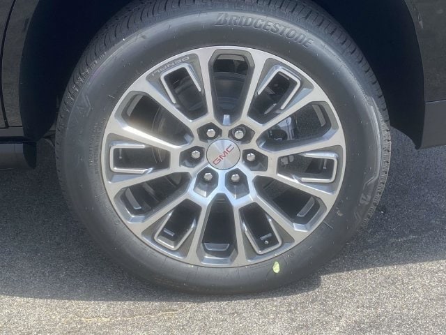2026 GMC Yukon Denali - Photo 8
