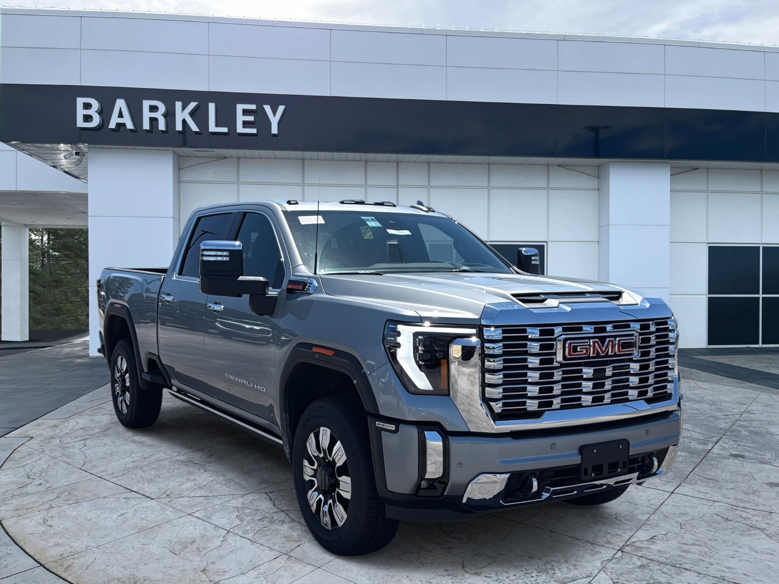 2025 GMC Sierra 2500HD Denali's photo