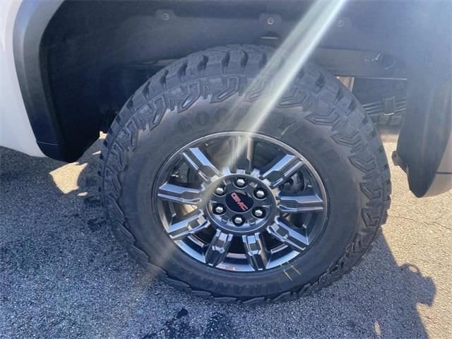 2026 GMC Sierra 1500 AT4X - Photo 10