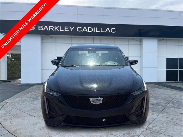2022 Cadillac CT5 V photo 2