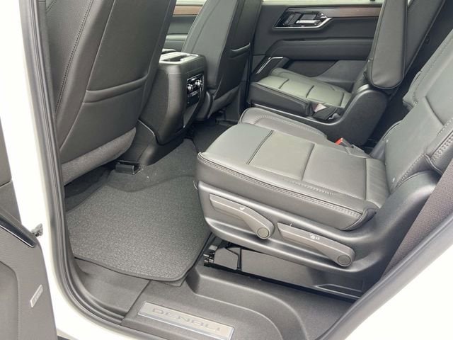 2026 GMC Yukon Denali - Photo 8