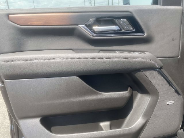 2026 GMC Yukon Denali - Photo 12