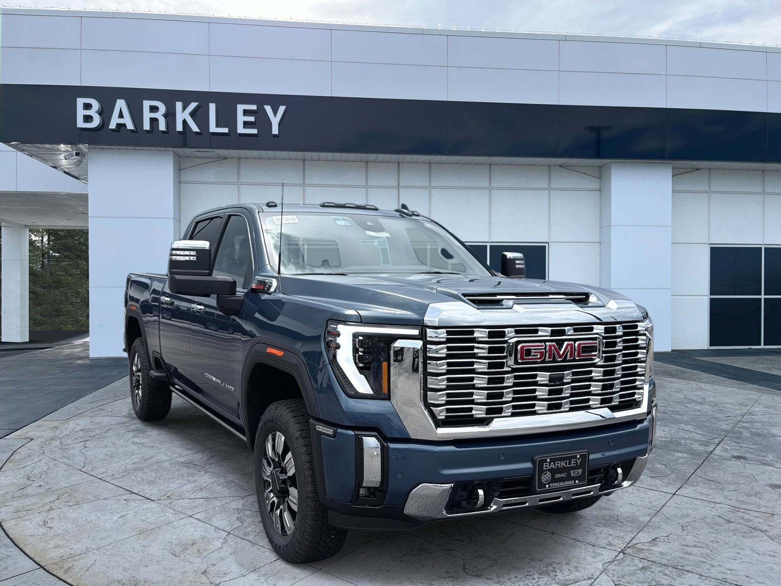 2025 GMC Sierra 2500HD Denali's photo