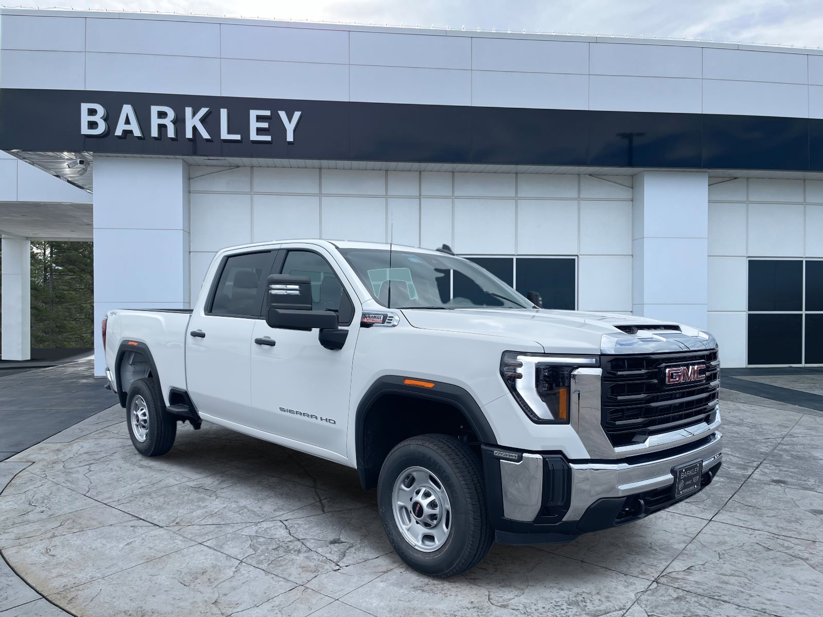 2025 GMC Sierra 2500HD Pro's photo