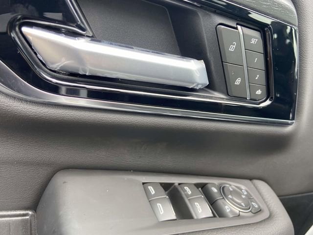 2026 GMC Yukon Denali - Photo 12