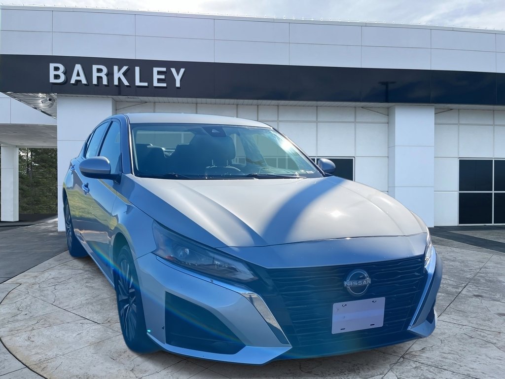 2023 Nissan Altima SV's photo