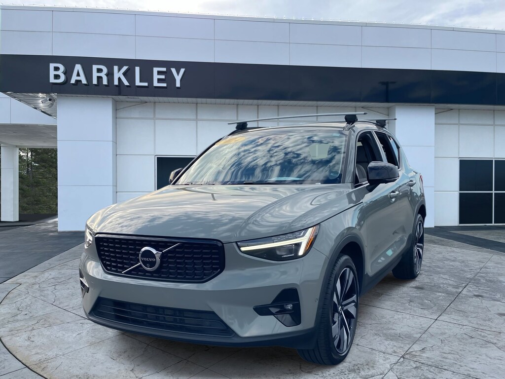 Used 2024 Volvo XC40 Ultimate Dark Theme SUV