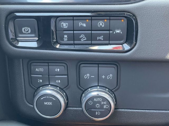 2026 GMC Yukon AT4 - Photo 29