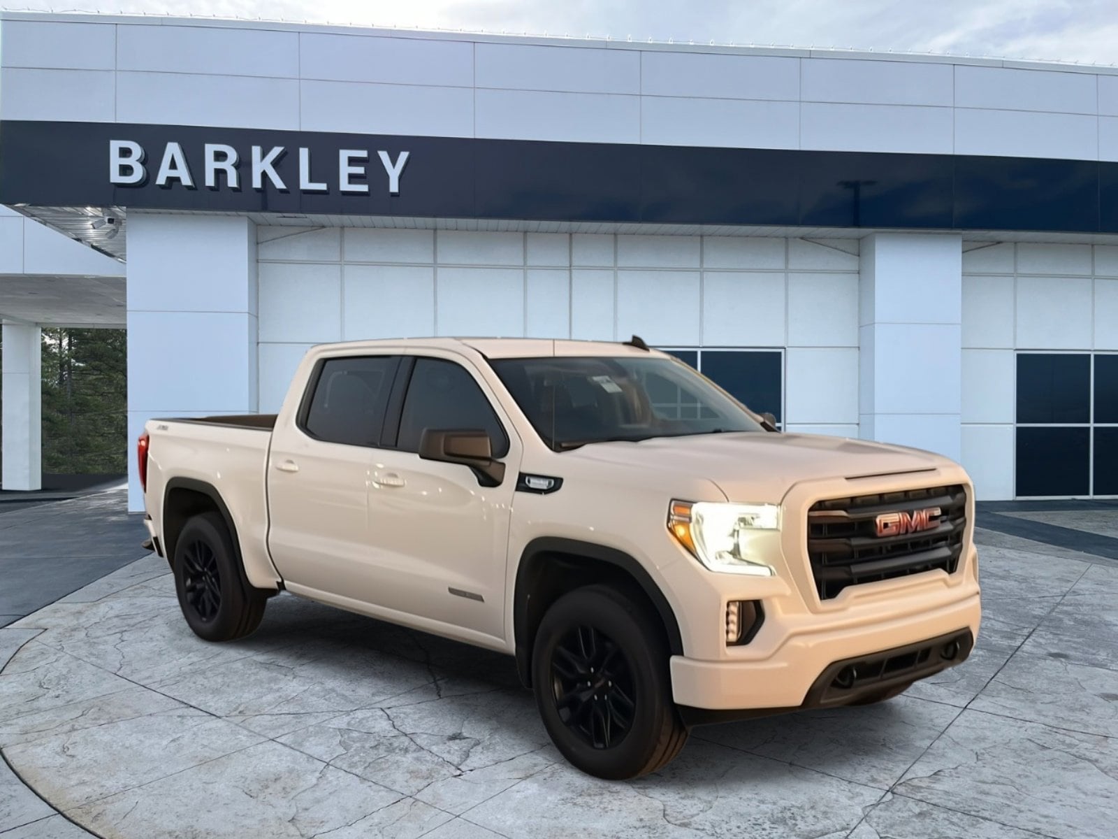 2021 GMC Sierra Base's photo
