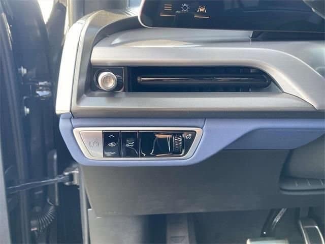 2026 Cadillac VISTIQ Premium Luxury - Photo 15