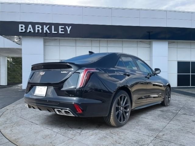 2026 Cadillac CT4 V-Series - Photo 7