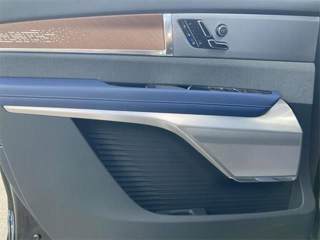 2026 Cadillac VISTIQ Premium Luxury - Photo 12