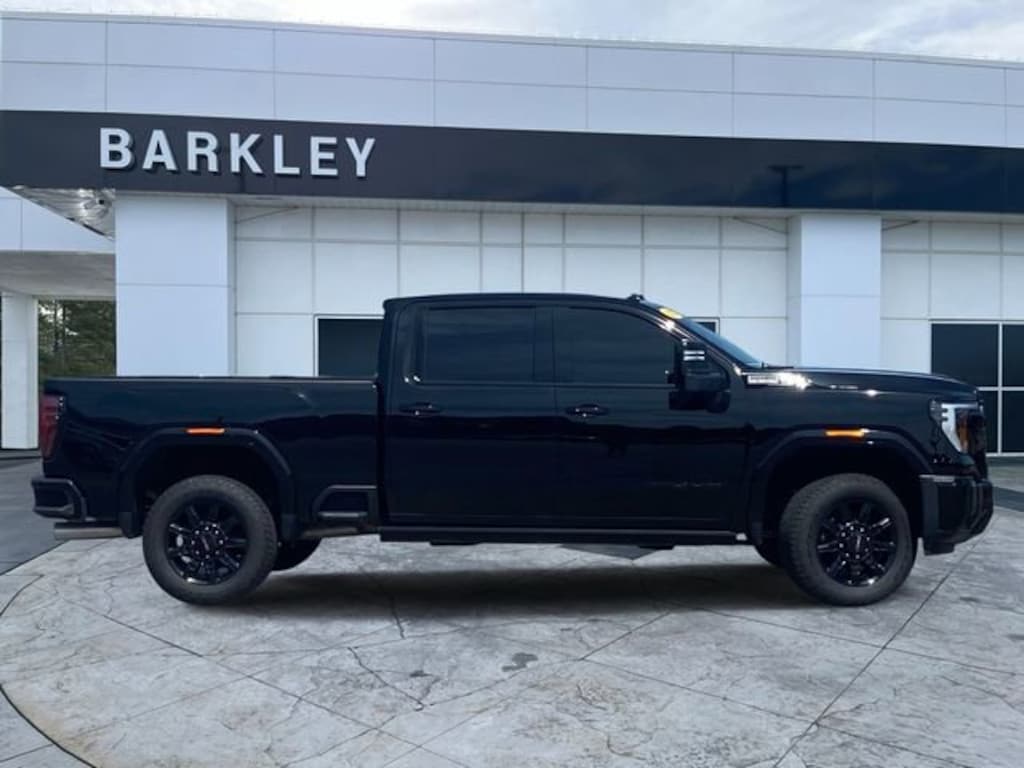 Used 2025 GMC Sierra 2500 HD AT4 Truck Crew Cab