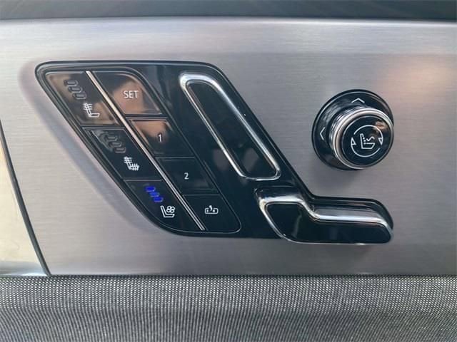 2026 Cadillac VISTIQ Premium Luxury - Photo 14