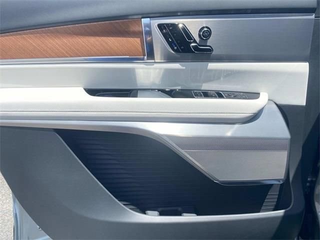 2026 Cadillac VISTIQ Sport - Photo 11