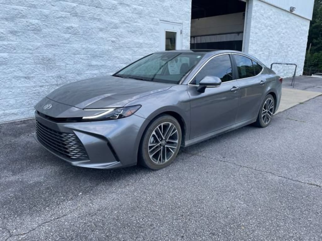Used 2025 Toyota Camry XLE Sedan