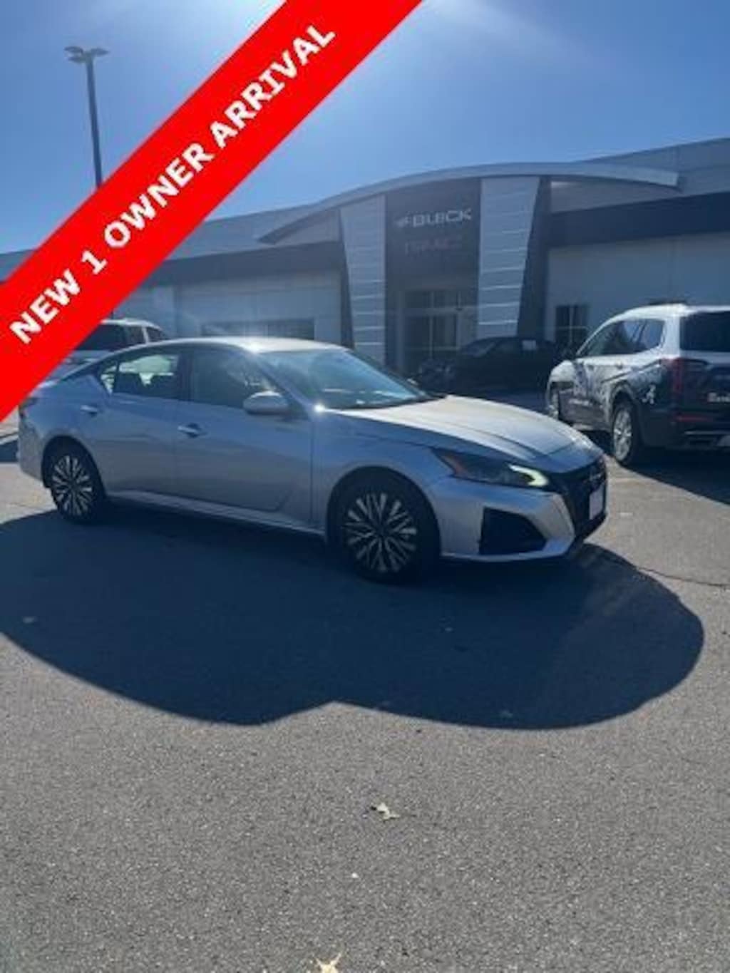 Used 2023 Nissan Altima 2.5 SV