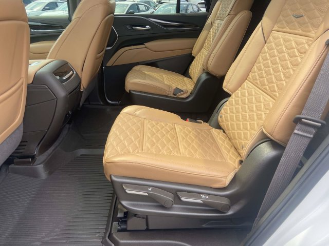 2023 Cadillac Escalade Sport - Photo 10