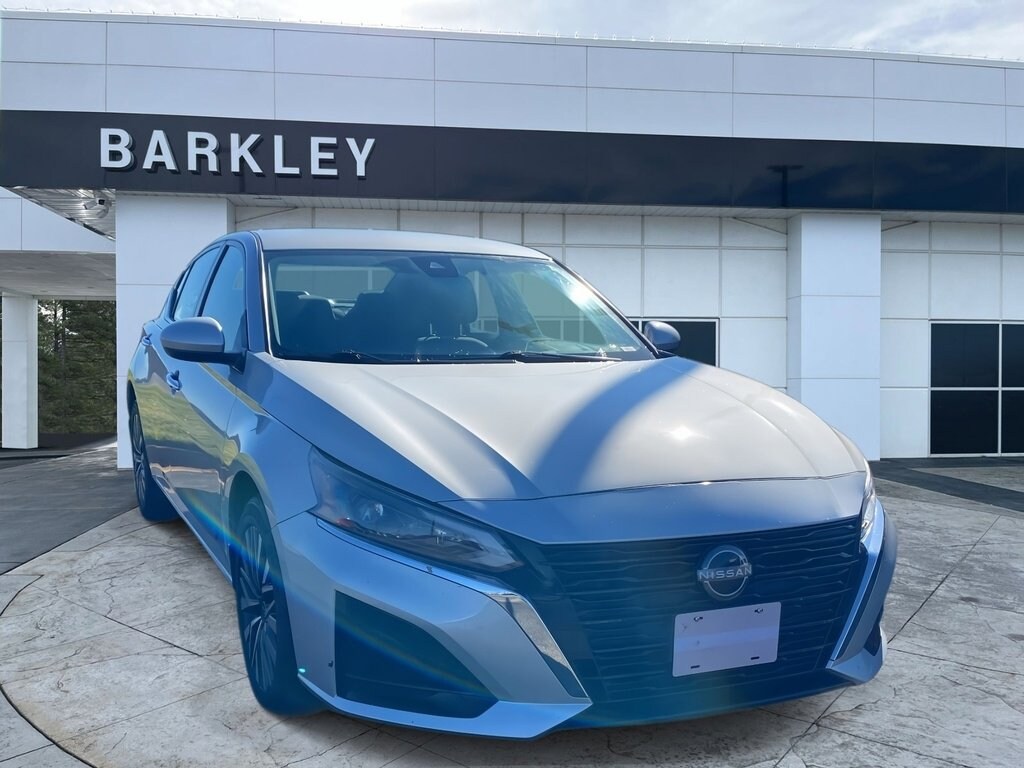 Used 2023 Nissan Altima 2.5 SV Sedan