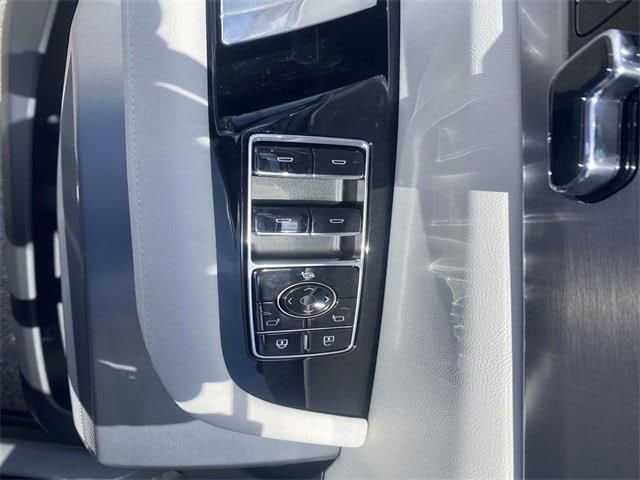 2026 Cadillac VISTIQ Sport - Photo 12