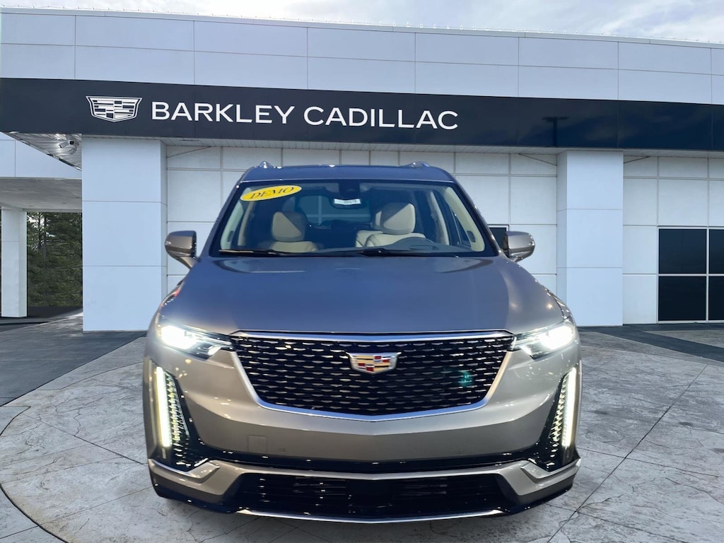 New 2025 CADILLAC XT6 Premium Luxury SUV