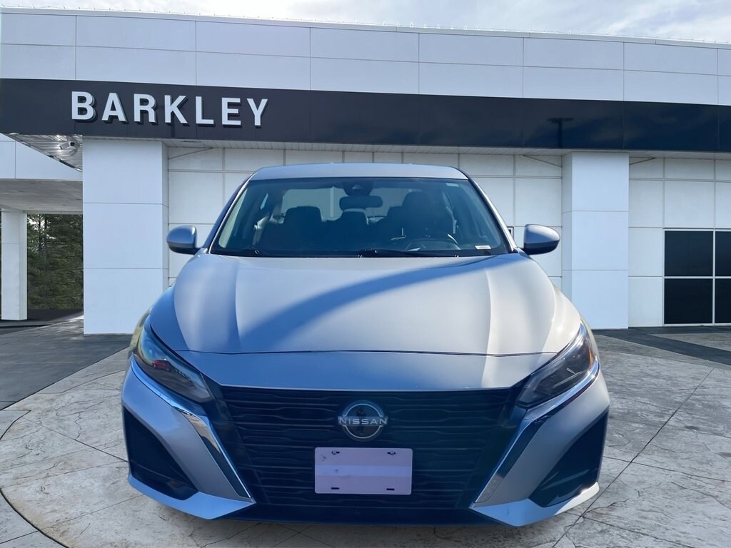 Used 2023 Nissan Altima 2.5 SV Sedan