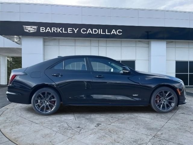 2026 Cadillac CT4 V-Series - Photo 8