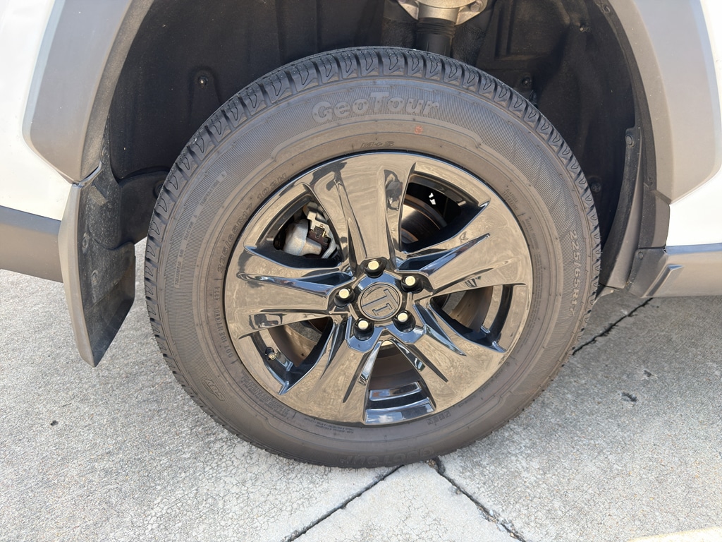 2023 Toyota RAV4 XLE - Photo 14