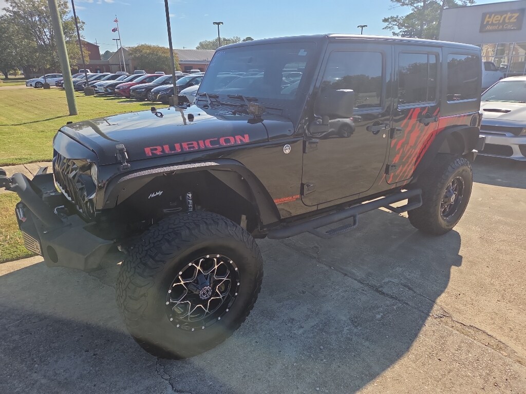 2015 Jeep Wrangler Unlimited Rubicon photo 2