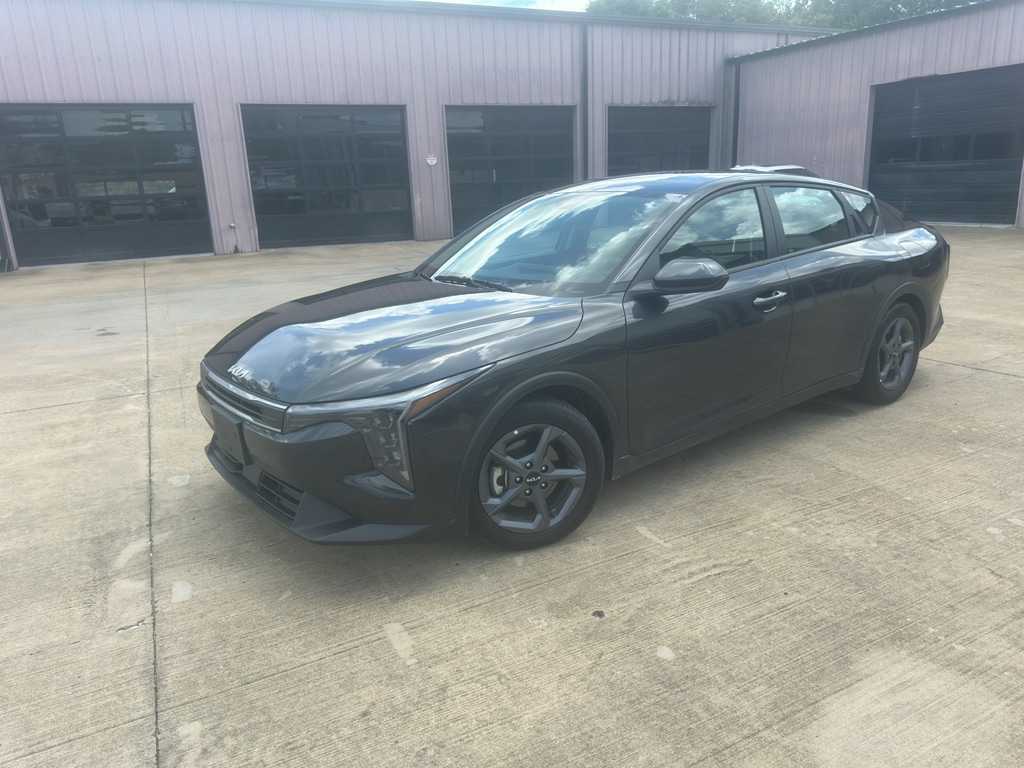 2025 Kia K4 LXS AT's photo